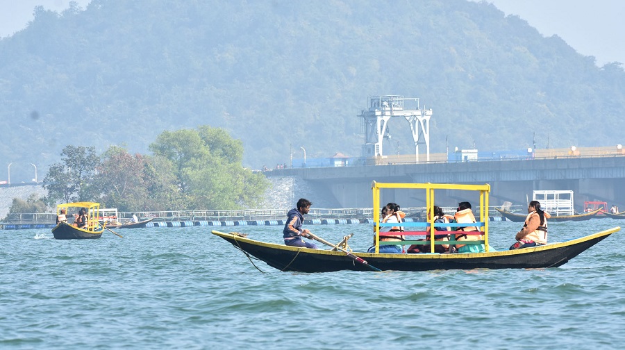 Maithan Dam, Tourist attractions in Dhanbad